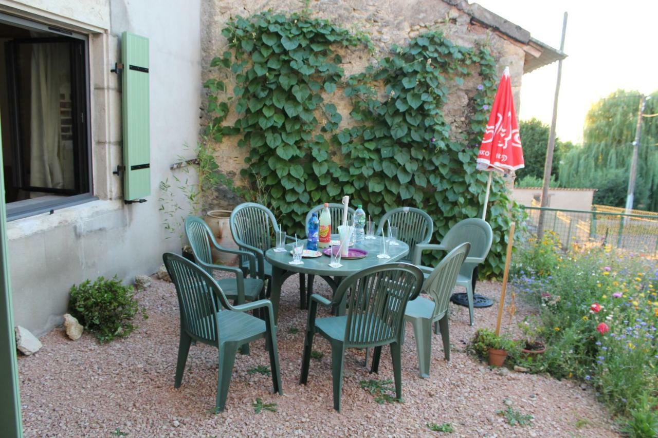 "Les Monnats" Gite 8 Personnes A La Campagne Chaptuzat Exterior foto